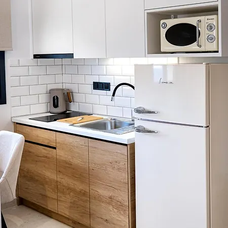 Emmeli's De Lux Apartmán Skála Marión