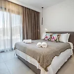 Emmeli's De Lux Skála Marión